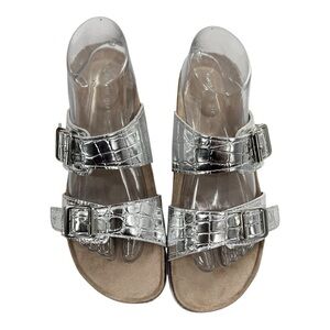 Steve Madden Metallic Silver Croc-Embossed Sandals Slip-On Size 9.5 Brand New